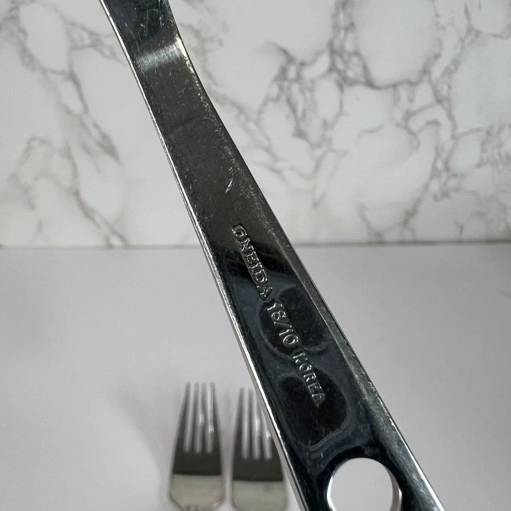 Set of 3 Oneida Apollo 18/10 Pierced Circles Glossy‎ Dinner Forks Silverware